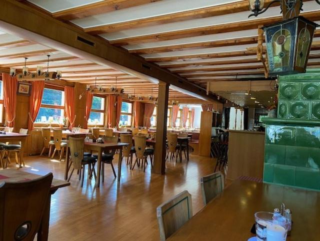 Hotel Waldeck In トートナウ エクステリア 写真